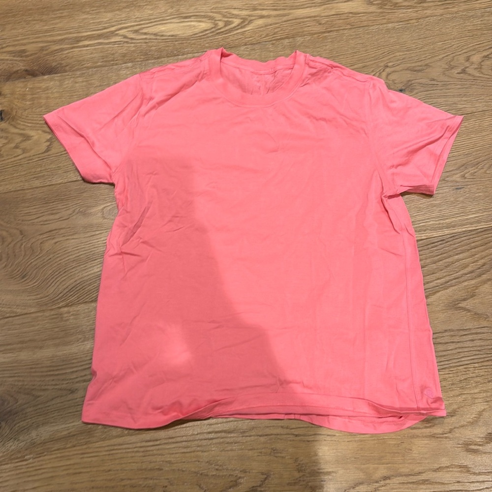 Lululemon size 8 t shirt like new All Yours